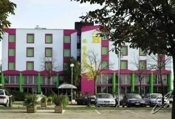 Hotell San Giorgio, Sure Collection By Western Forlì